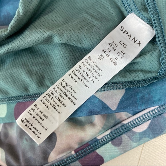 Spanx Printed Low Impact Sports Bra - Picture 4 of 6